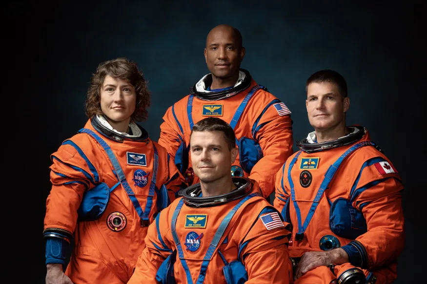 NASA назвало будущих астронавтов, которые отправятся к Луне в 2024 году