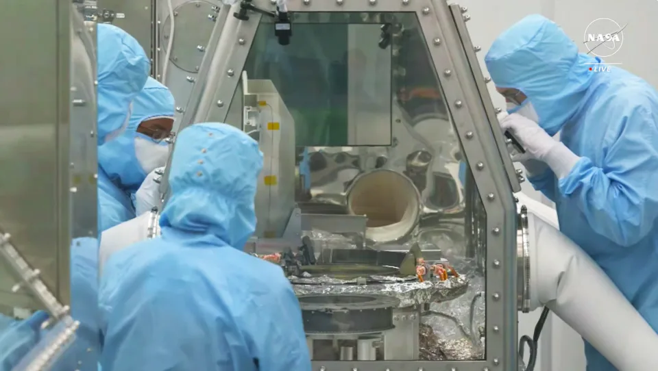 Вот что NASA принесло с астероида Бенну