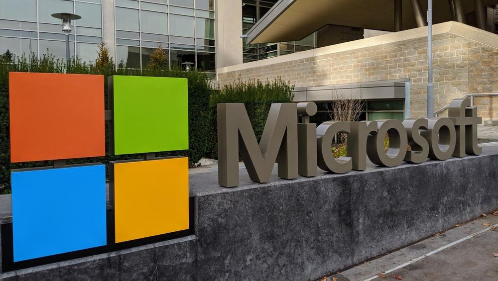 Профессия журналиста умирает: Microsoft использует ИИ вместо редакторов MSN