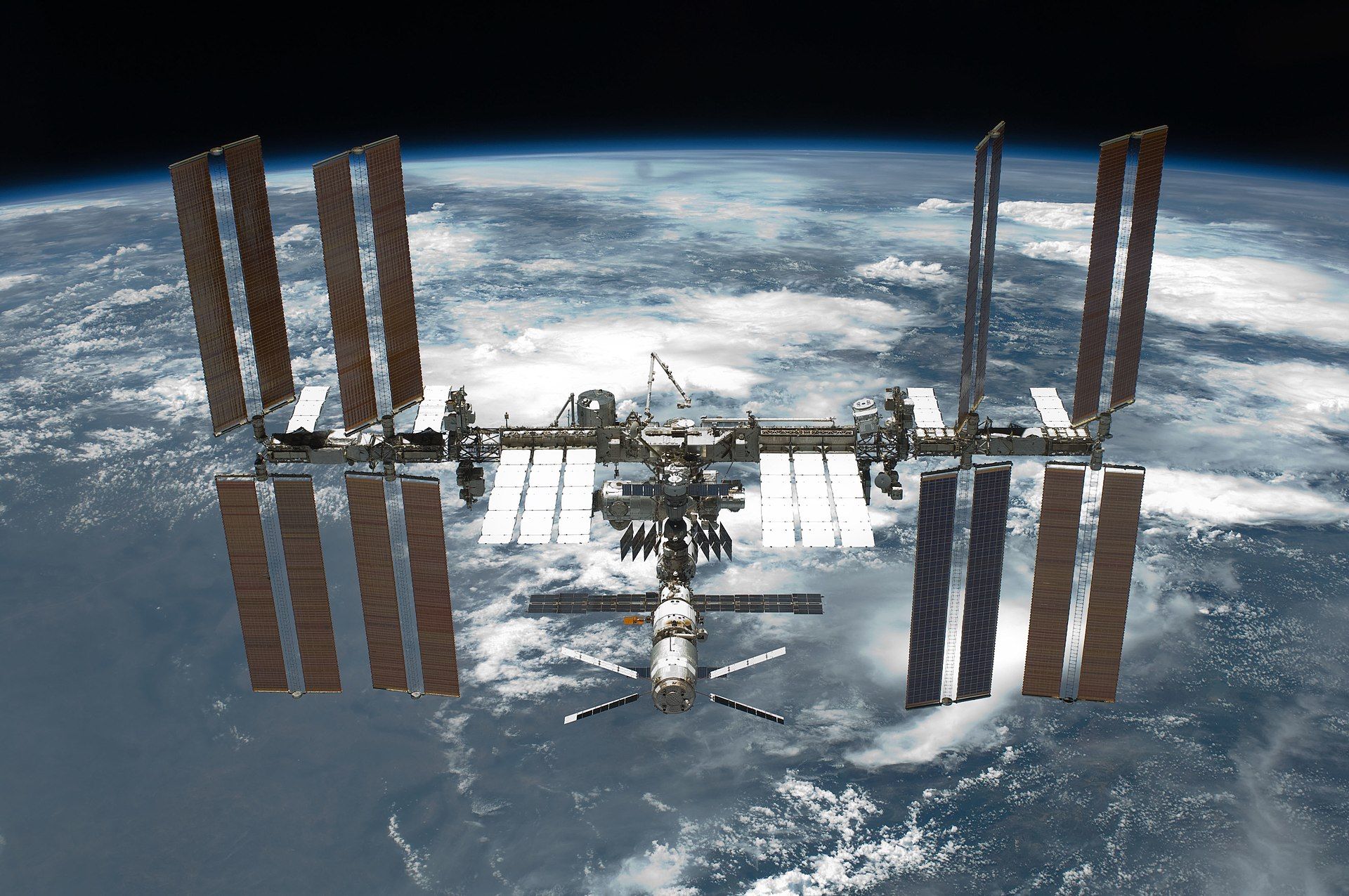 NASA отпраздновало 20-летие проживания людей на МКС