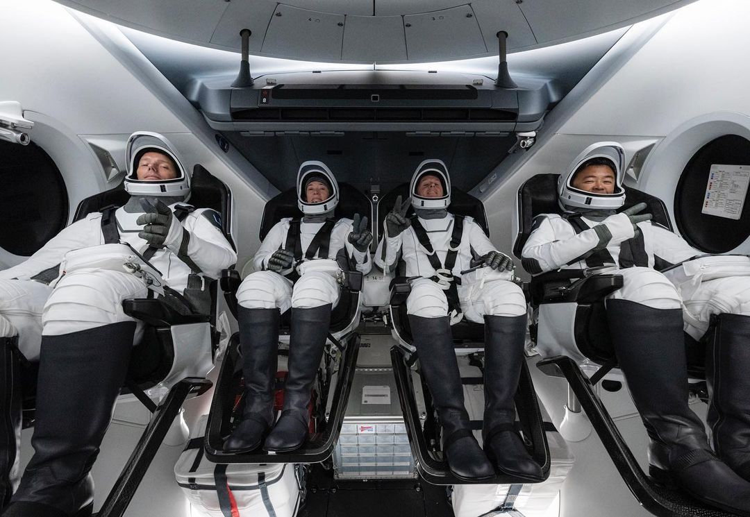 SpaceX и NASA отправили на МКС 4 астронавтов