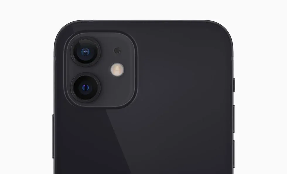 В iPhone 16 сенсоры камер могут быть расположены вертикально