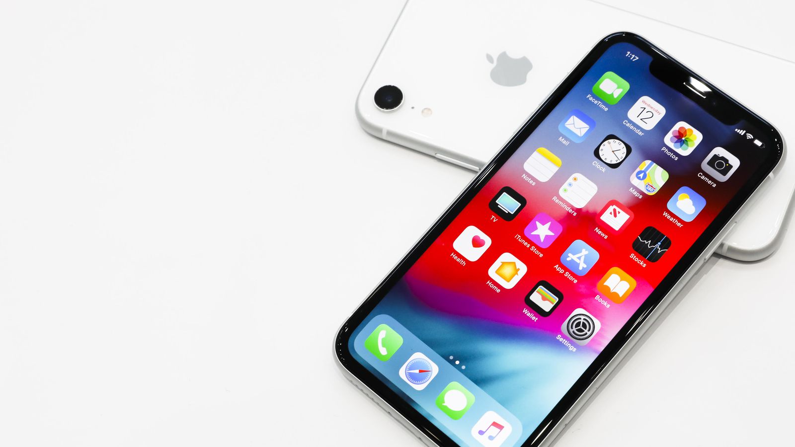 Будущие iPhone будут иметь Face ID и Touch ID