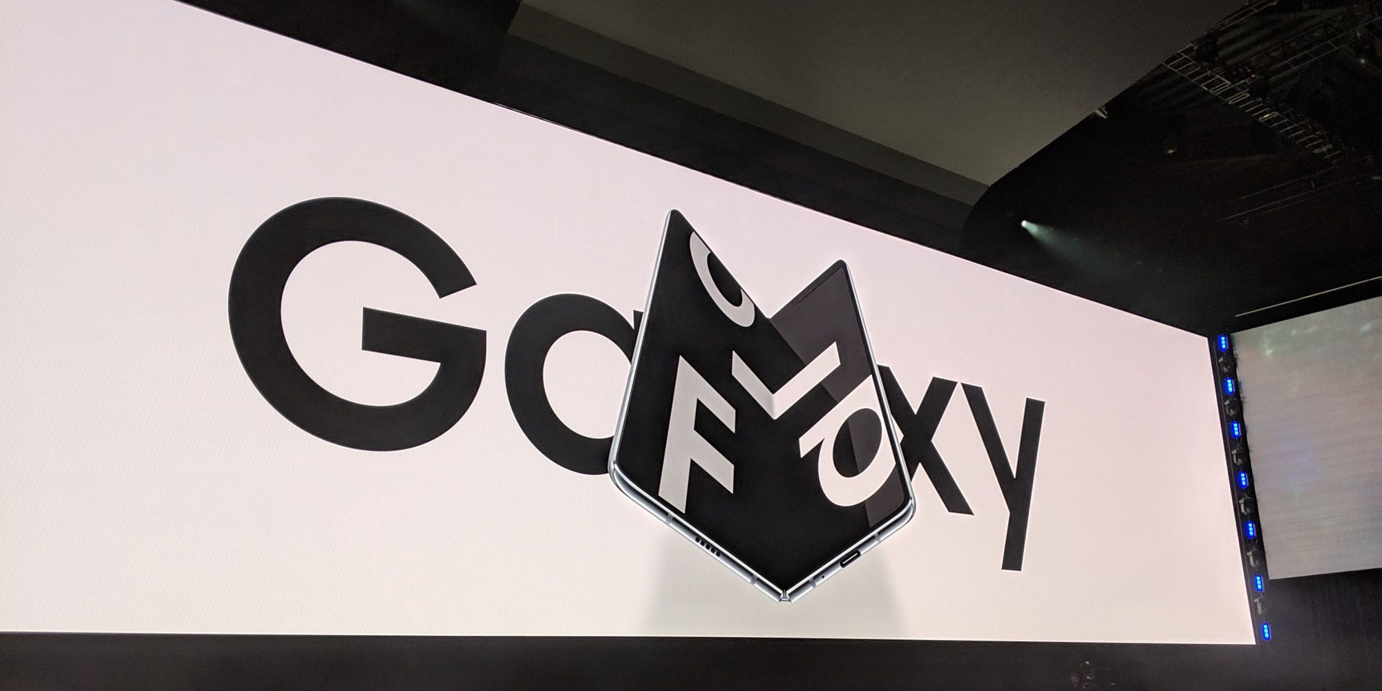 Samsung Galaxy Fold: что внутри?