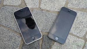 Дроп-тест iPhone 5S и iPhone 5C [видео]