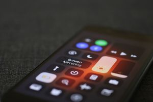 В iPhone 13 не будет разъема для зарядки