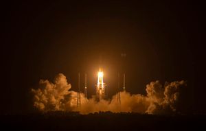 Китайский зонд «Чанъэ-5» совершил прилунение