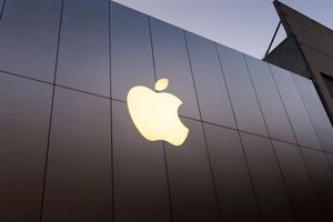 На Apple снова подали в суд из-за App Store