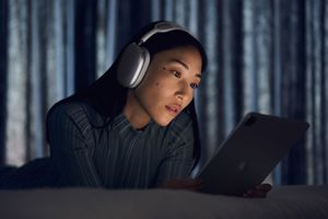 Apple анонсировала наушники AirPods Max