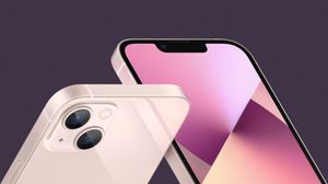 Apple представила iPhone 13 с уменьшенным вырезом под камеру