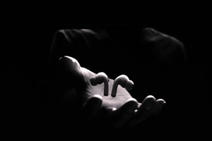 Новые AirPods Pro подавляют шумы в два раза лучше