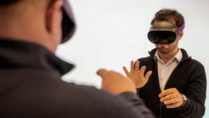 Apple торопится адаптировать приложения для своей AR-гарнитуры