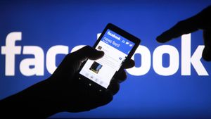 Facebook может стать платным