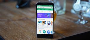 Раздел «Оценки и отзывы» в Google Play Store получил оформление в стиле Material