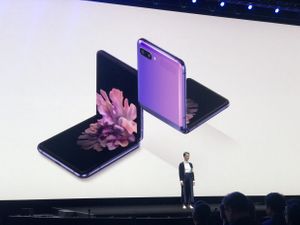 Еще более гибкий: Samsung представила Galaxy Z Flip