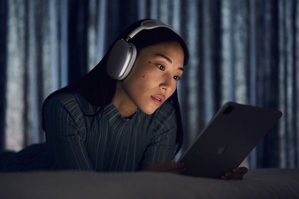 Apple анонсировала наушники AirPods Max