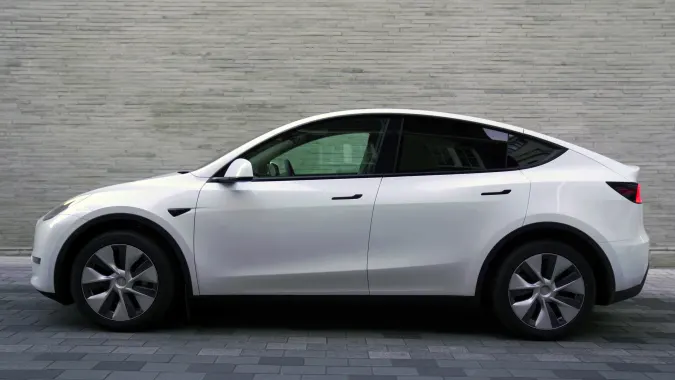 Tesla скоро выпустит более дешевую модель Tesla Y с батареями большего размера