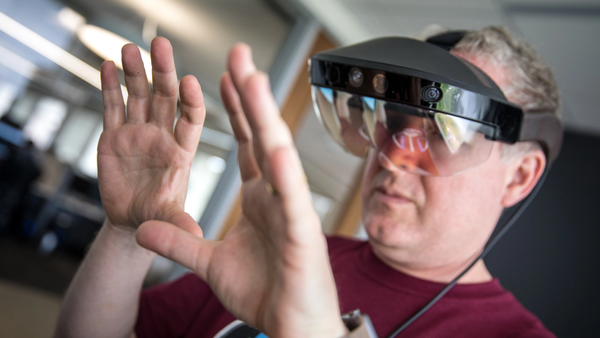 Meta* собирается выпустить свои первые очки с AR уже в 2024 году