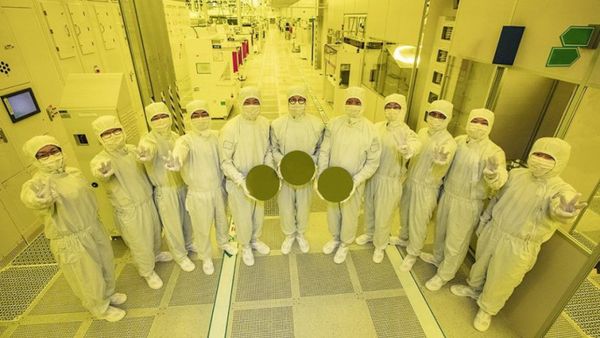 Samsung начинает производство чипов 3 нм
