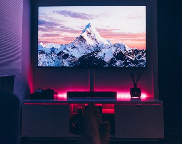 Телевизоры стали дешевле на 20-50% из-за избытка предложения