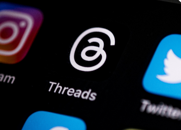 Новая социальная сеть Threads растеряла половину пользователей