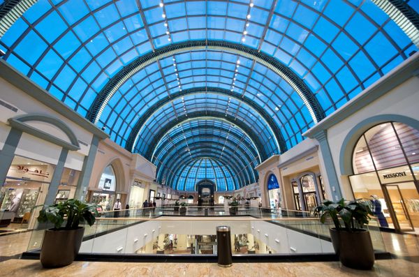 Apple открыла самый большой Apple Store в мире
