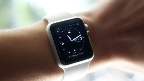 Как будут выглядеть Apple Watch 2 поколения