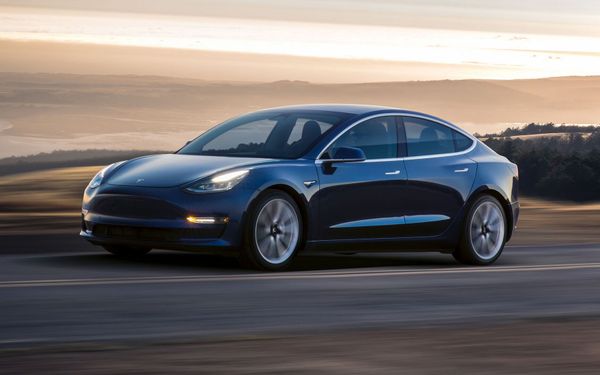 В Москве взорвалась Tesla Model 3